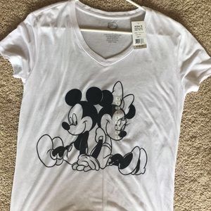 White v-neck Mickey and Minnie Mouse T-shirt